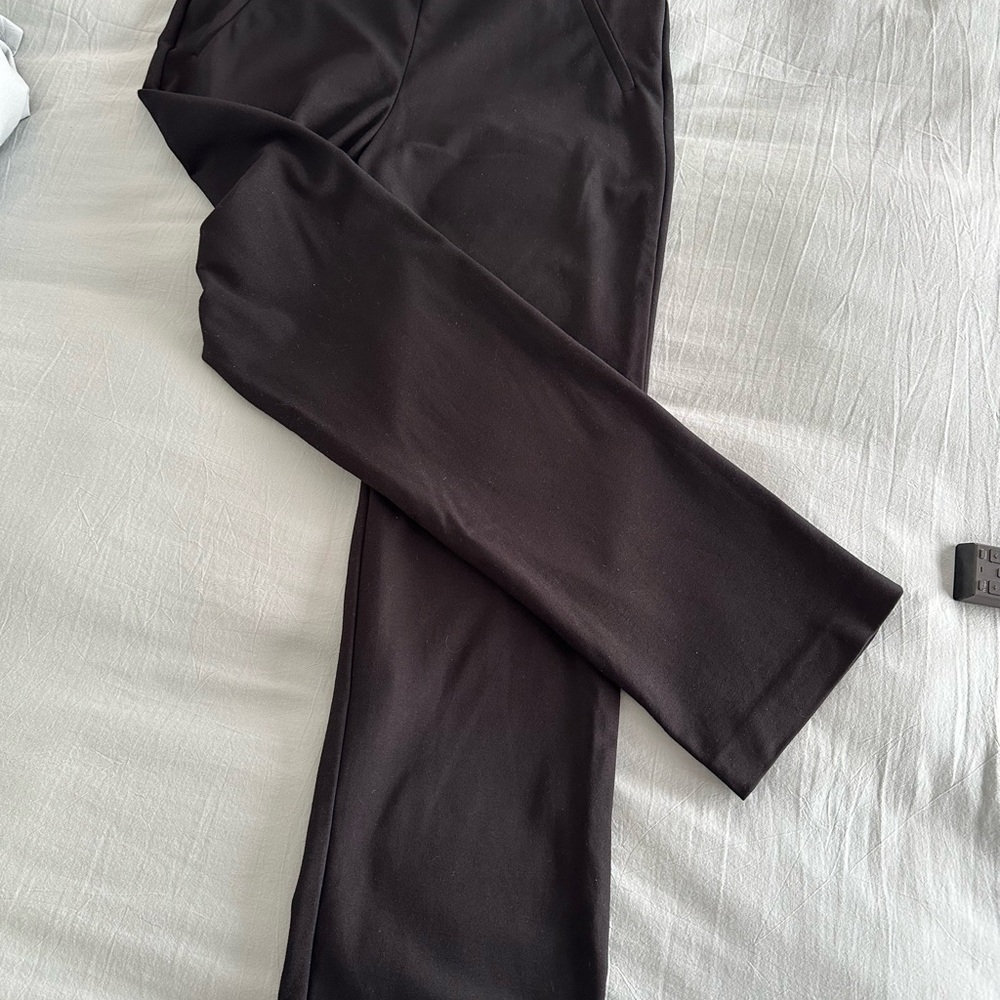 Chico's size 2 Black Straight Leg Pants